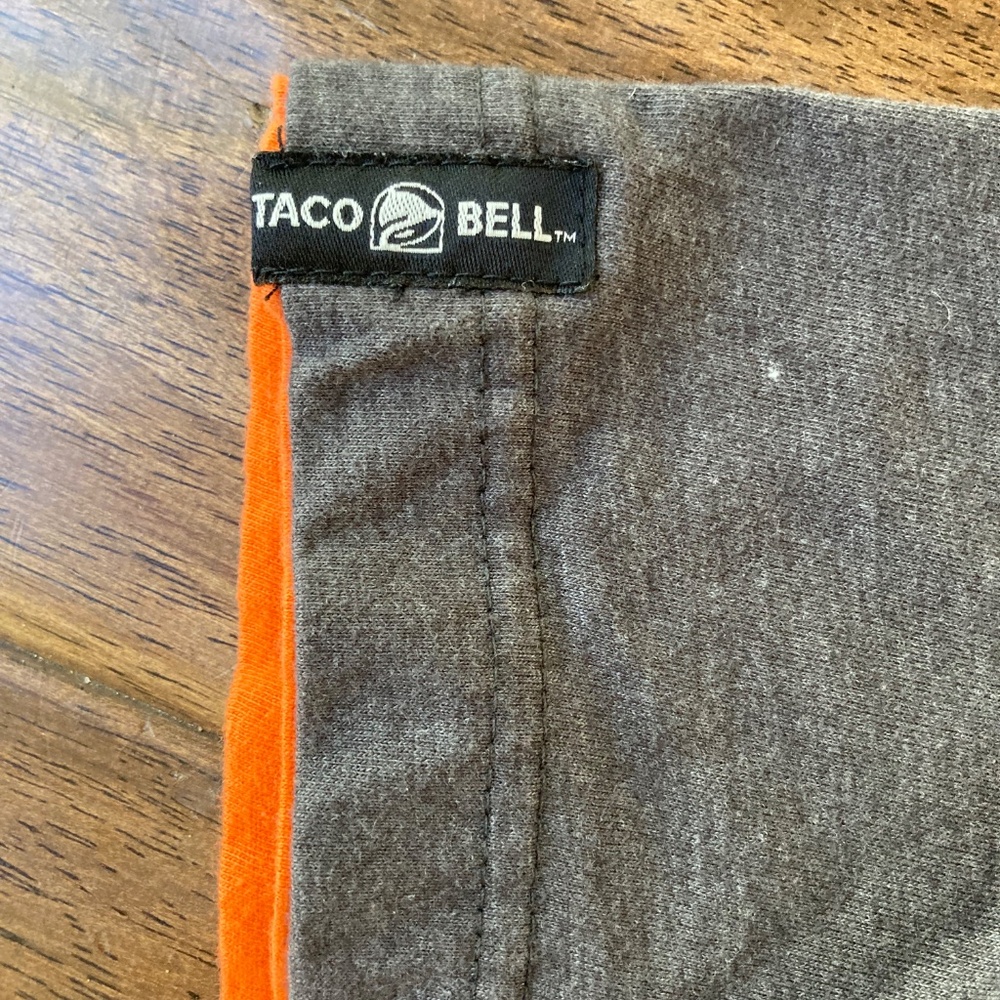 Taco Bell Employee Uniform T-Shirt Medium Gray Orange Trim - Picture 4 of 7